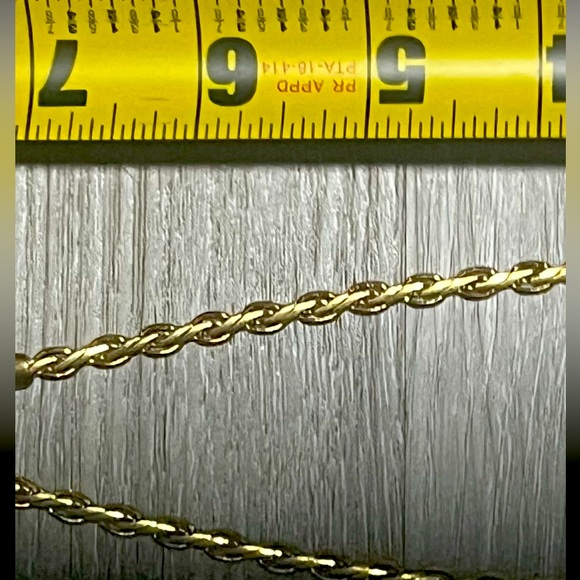 Vintage Gold GIVENCHY Pendant on thick gold rope chain. - Picture 8 of 9